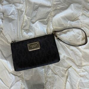 Michael Kors Pouch - great condition